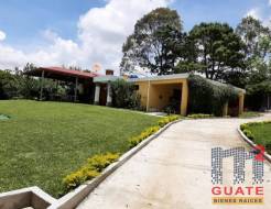 M2Guate-V8222-Casa-fuera-de-condominio-en-Venta-Carretera-a-El-Salvador